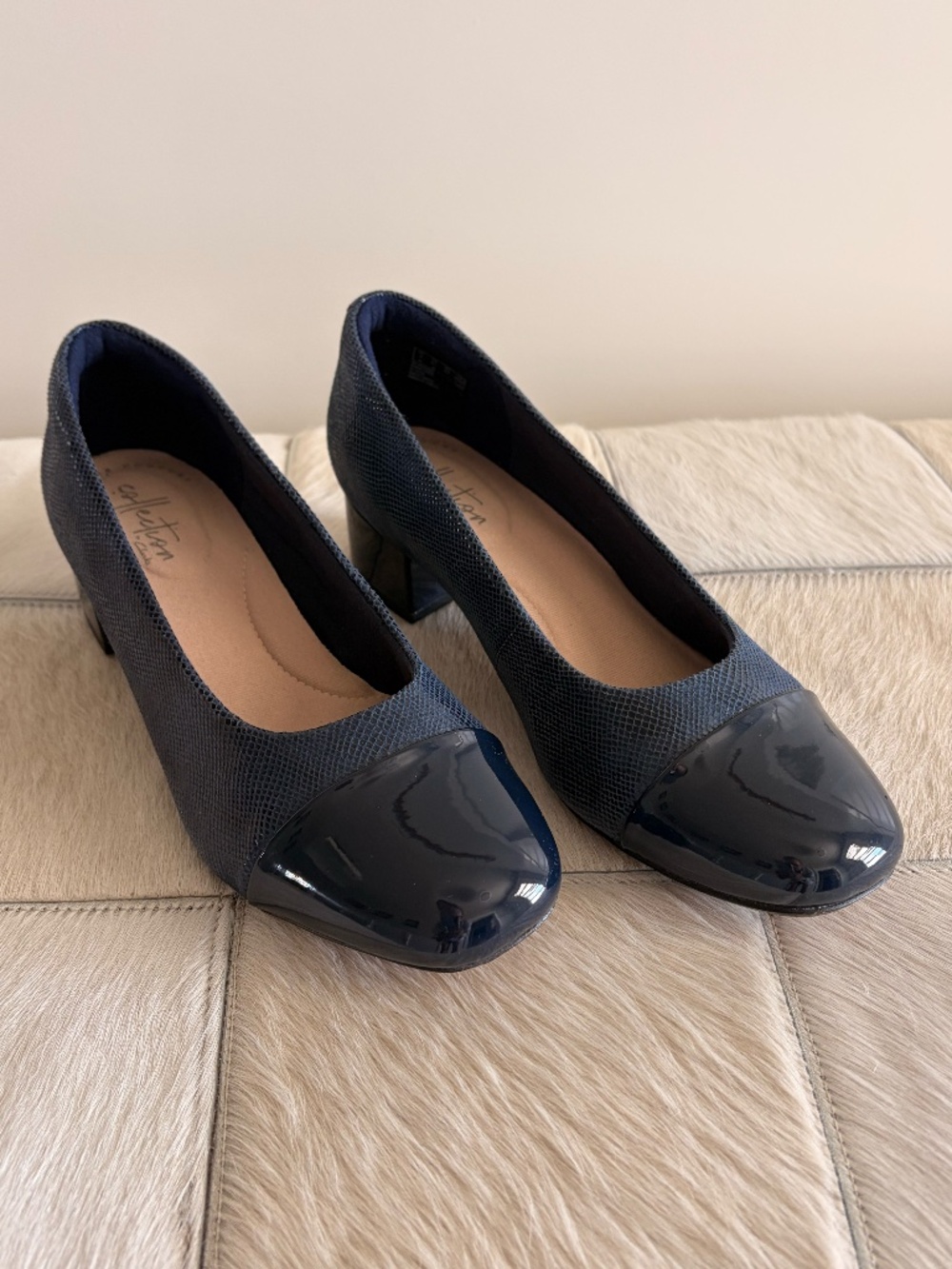 Clarks Navy Pumps w/ patent cap toe